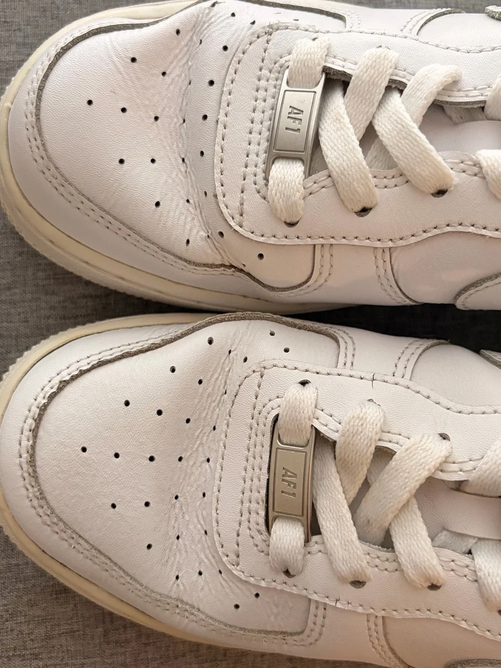 Junior Nike Air Force 1 Size 6Y